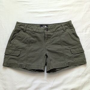 The North Face Women's Cargo Shorts - Olive Green